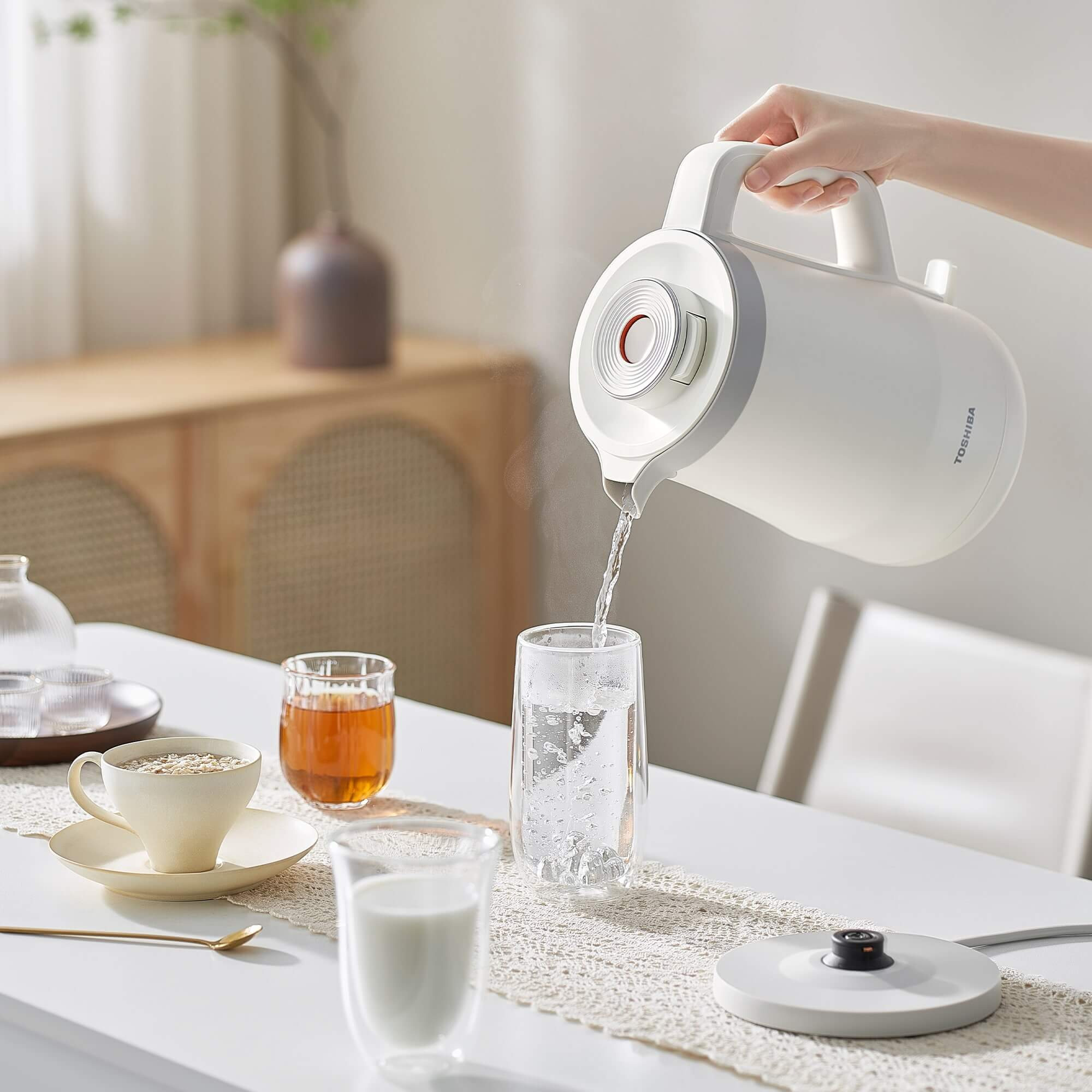 Bình đun siêu tốc Toshiba 1.5 lít KT-15DRTVN(W)