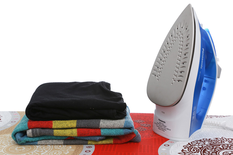 Bàn ủi hơi nước Panasonic NI-M300TARA